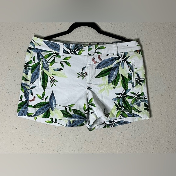 a.n.a Botanical Print Bermuda Shorts White and Green - Picture 1 of 5